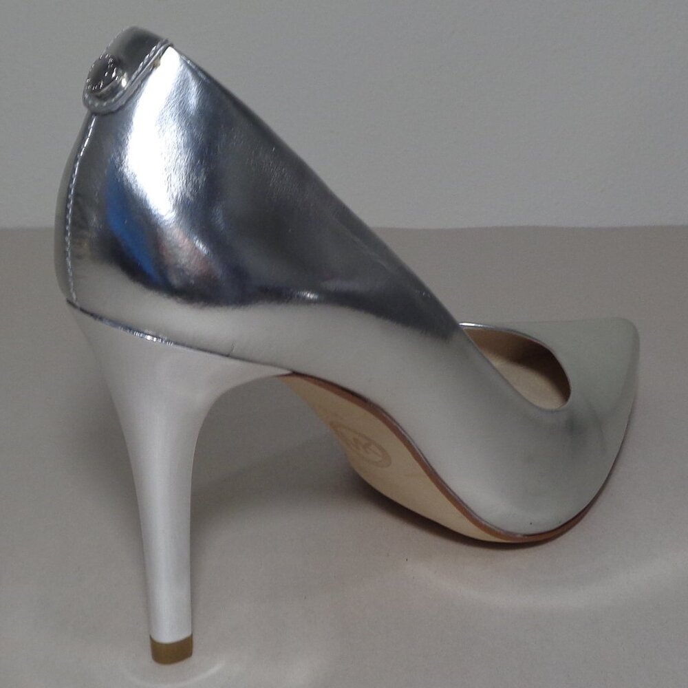 Michael Kors Size 7 M / ELISA PUMP / Silver / Leather / Heels New Women's Shoes - Picture 12 of 16